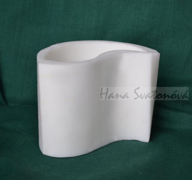 Jing Jang, vysoký rovný se zaoblenou hranou, výška 6,3cm