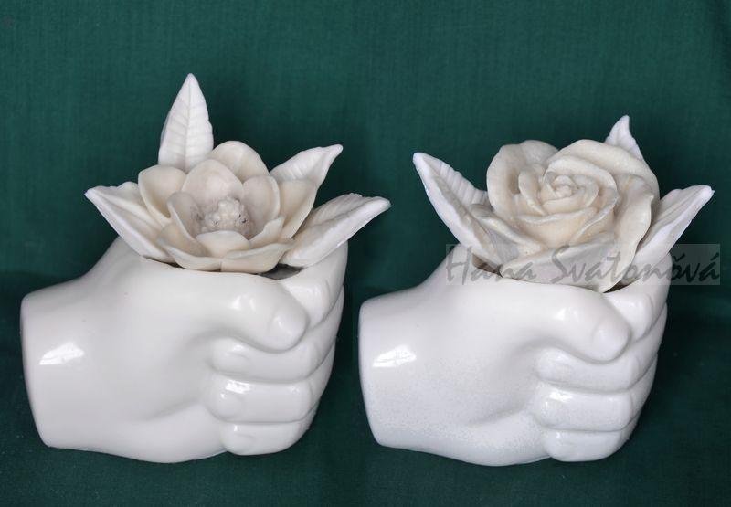 Ruce vysoké, velikost 12x8,5x9cm